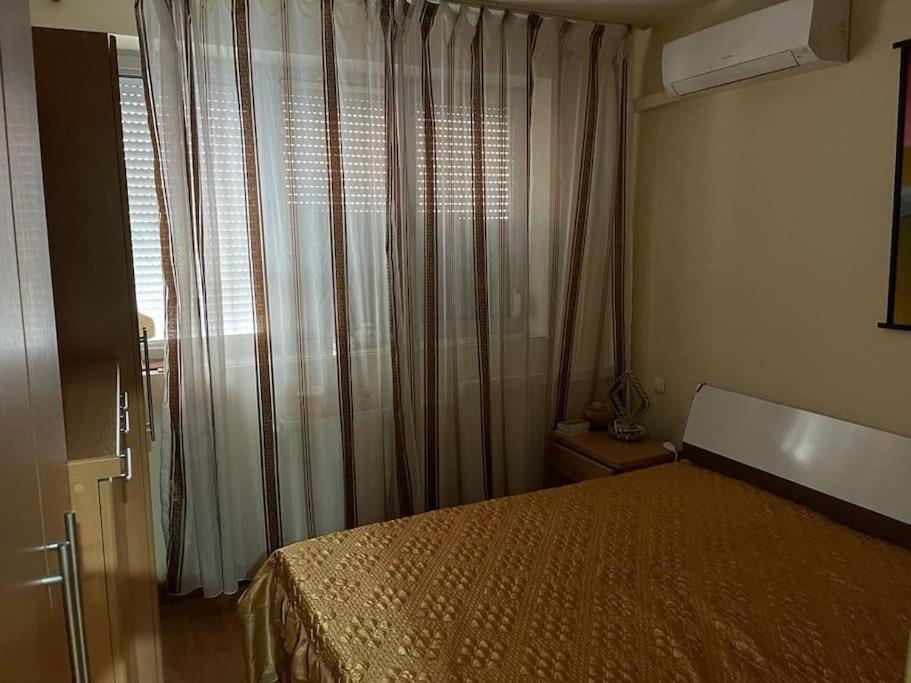 Apartament Cu Un Dormitor / One Bedroom Apartment Satu Mare Exterior photo